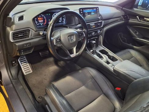 Used 2018 Honda Accord Sport image 4