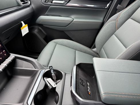 New 2026 GMC Terrain AT4 w/ LPO, Floor Liner Package AWD/4WD image 31