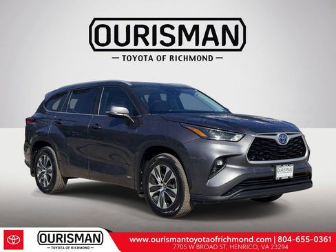Used 2023 Toyota Highlander XLE AWD/4WD image 1