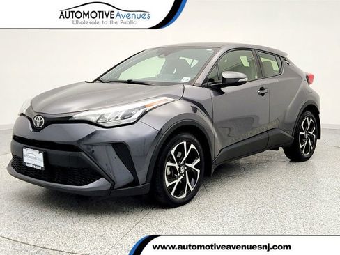 Used 2021 Toyota C-HR XLE image 1
