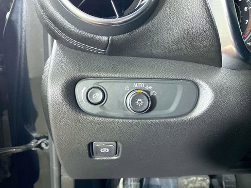 Used 2023 Chevrolet Blazer LT image 14