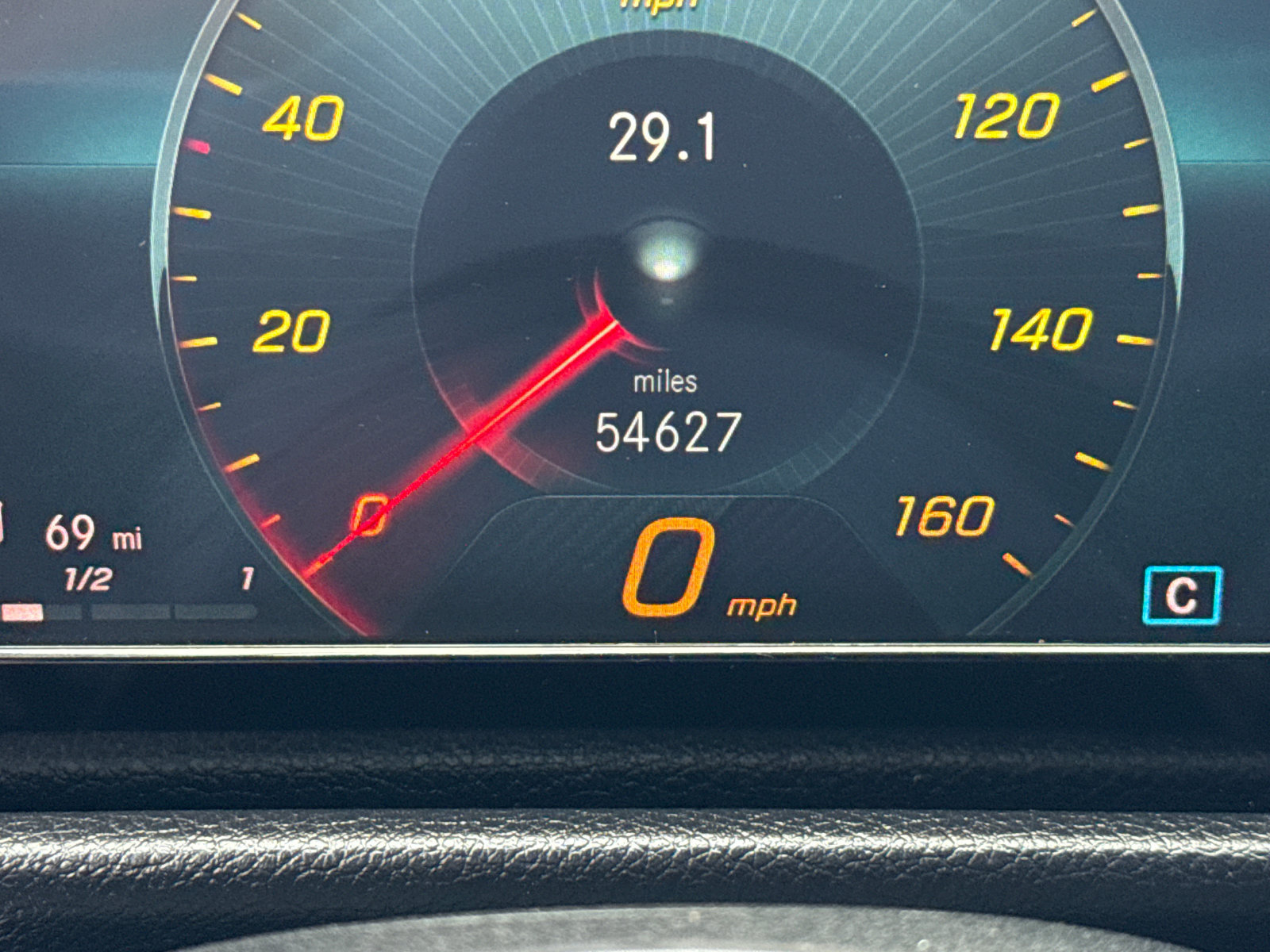 Used 2020 Mercedes-Benz GLB 250 4MATIC w/ Parking Assistance Package image 23