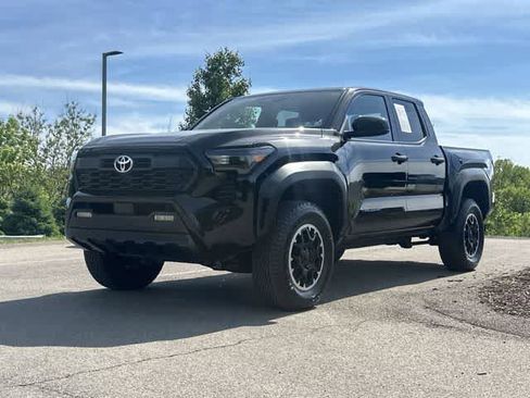 Used 2024 Toyota Tacoma TRD Off-Road AWD/4WD image 24