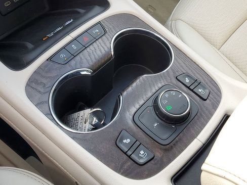 Used 2021 GMC Acadia Denali w/ Denali Technology Package image 22