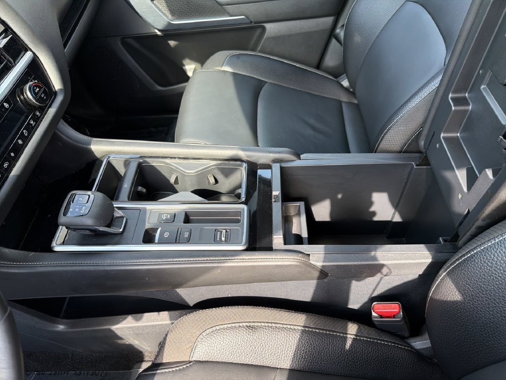 Certified 2025 Nissan Pathfinder SL w/ SL Premium Package FWD image 29