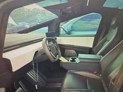 Used 2024 Tesla Cybertruck Cyberbeast AWD/4WD image 7