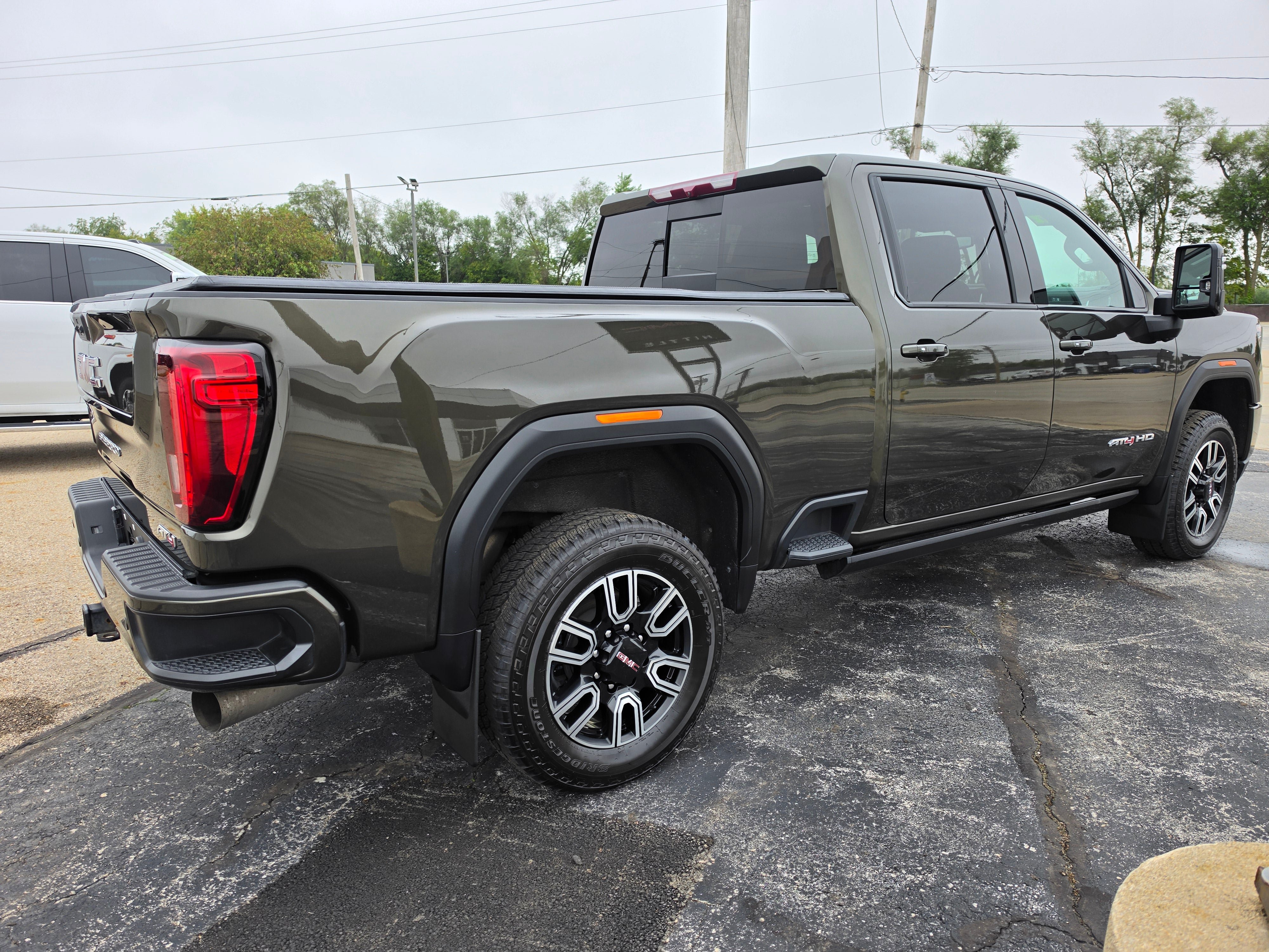 Used 2022 GMC Sierra 2500 AT4 w/ AT4 Preferred Package AWD/4WD image 4