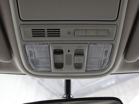 Used 2013 Honda Odyssey Touring image 19