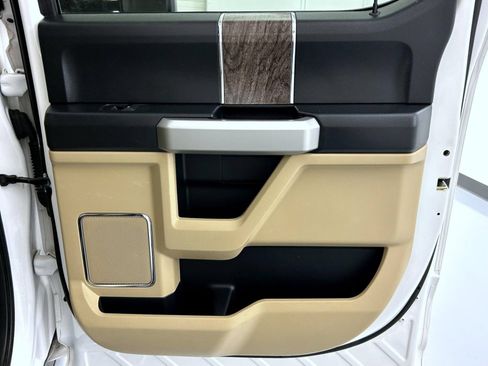 Used 2019 Ford F250 Lariat w/ Chrome Package AWD/4WD image 17