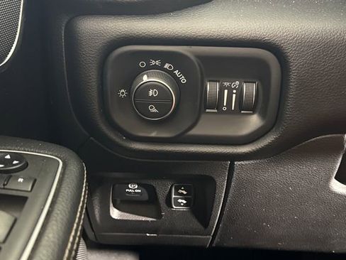 Used 2021 RAM 1500 Laramie w/ Sport Appearance Package AWD/4WD image 37
