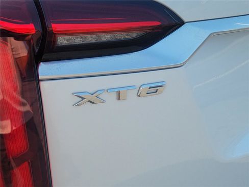 Used 2024 Cadillac XT6 Premium Luxury w/ Technology Package AWD/4WD image 6