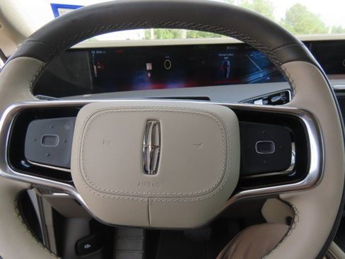 Certified 2025 Lincoln Nautilus Premier AWD/4WD image 26