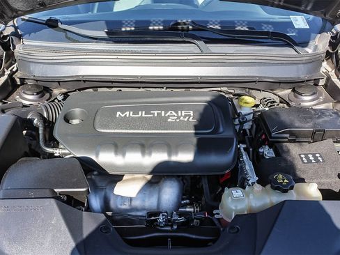 Used 2019 Jeep Cherokee Limited image 38