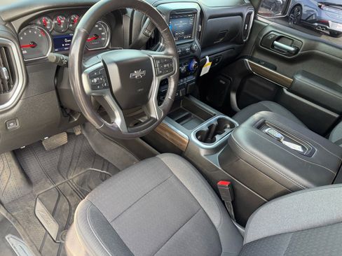 Used 2022 Chevrolet Silverado 1500 LT Trail Boss w/ Convenience Package II image 18