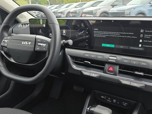 Used 2025 Kia K4 EX FWD image 12