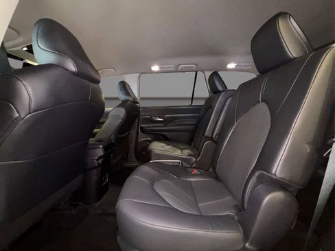 Used 2025 Toyota Grand Highlander AWD image 10