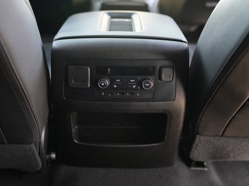 Used 2020 Chevrolet Tahoe Premier AWD/4WD image 29