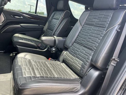 Used 2022 Cadillac Escalade Sport Platinum w/ LPO, ONYX Package AWD/4WD image 22