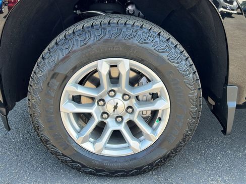 Used 2023 Chevrolet Silverado 1500 RST w/ Z71 Off-Road Package image 10