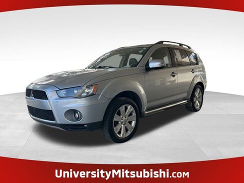 Used 2011 Mitsubishi Outlander SE image 1