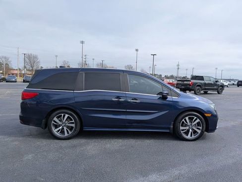 Used 2023 Honda Odyssey Touring image 2