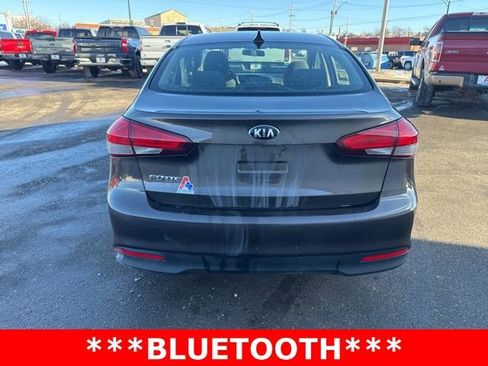 Used 2017 Kia Forte LX w/ LX Popular Package image 4