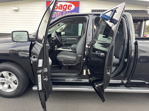 Used 2017 RAM 1500 Classic SLT RWD image 24