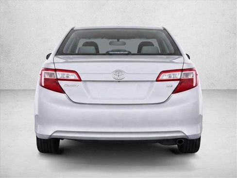 Used 2014 Toyota Camry LE FWD image 6