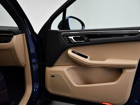 Certified 2026 Porsche Macan Turbo AWD/4WD image 44