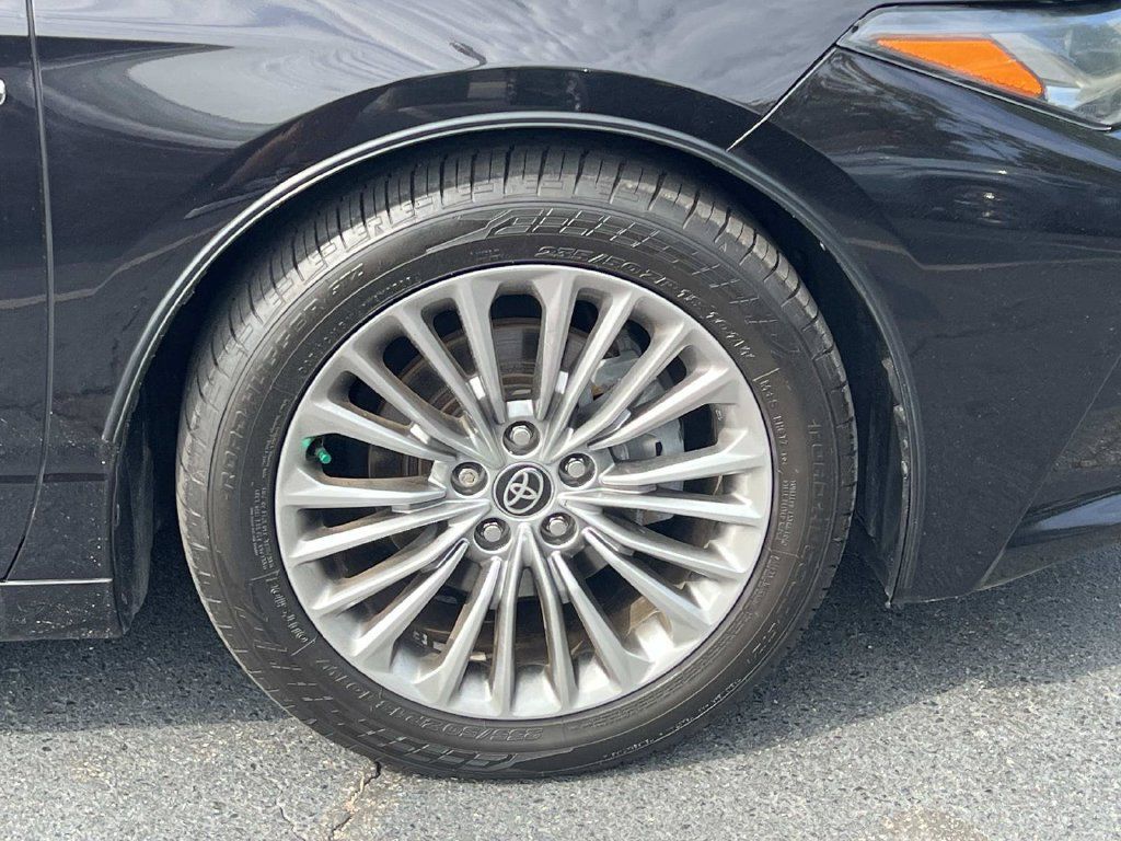 Used 2021 Toyota Avalon Limited w/ Advanced Safety Package FWD image 10