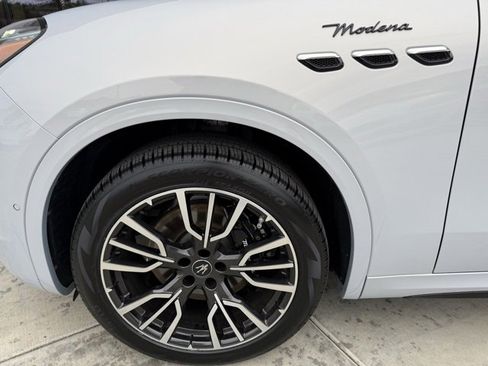 Certified 2023 Maserati Grecale Modena image 8