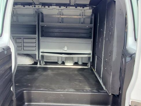 Used 2015 Chevrolet Express 2500 RWD image 18