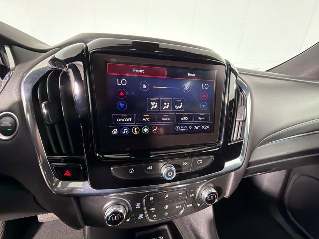 Used 2023 Chevrolet Traverse LT FWD image 16