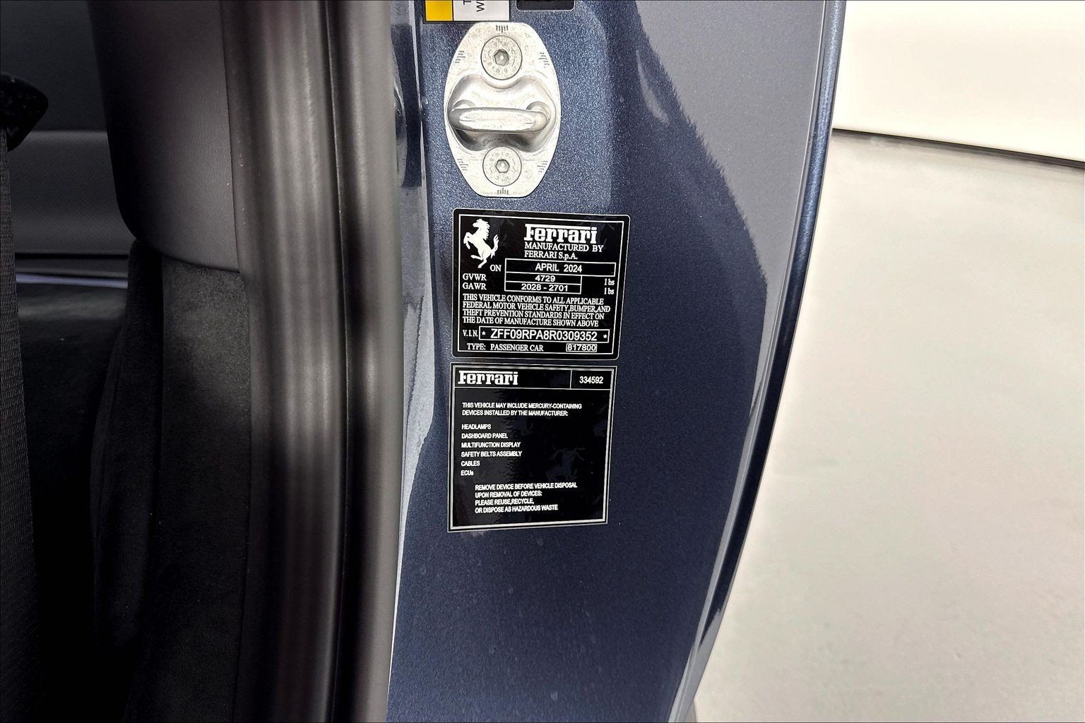 Used 2024 Ferrari Roma Spider RWD image 18