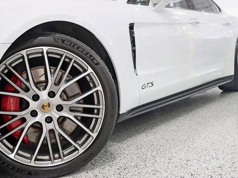 Used 2022 Porsche Panamera GTS AWD/4WD image 4