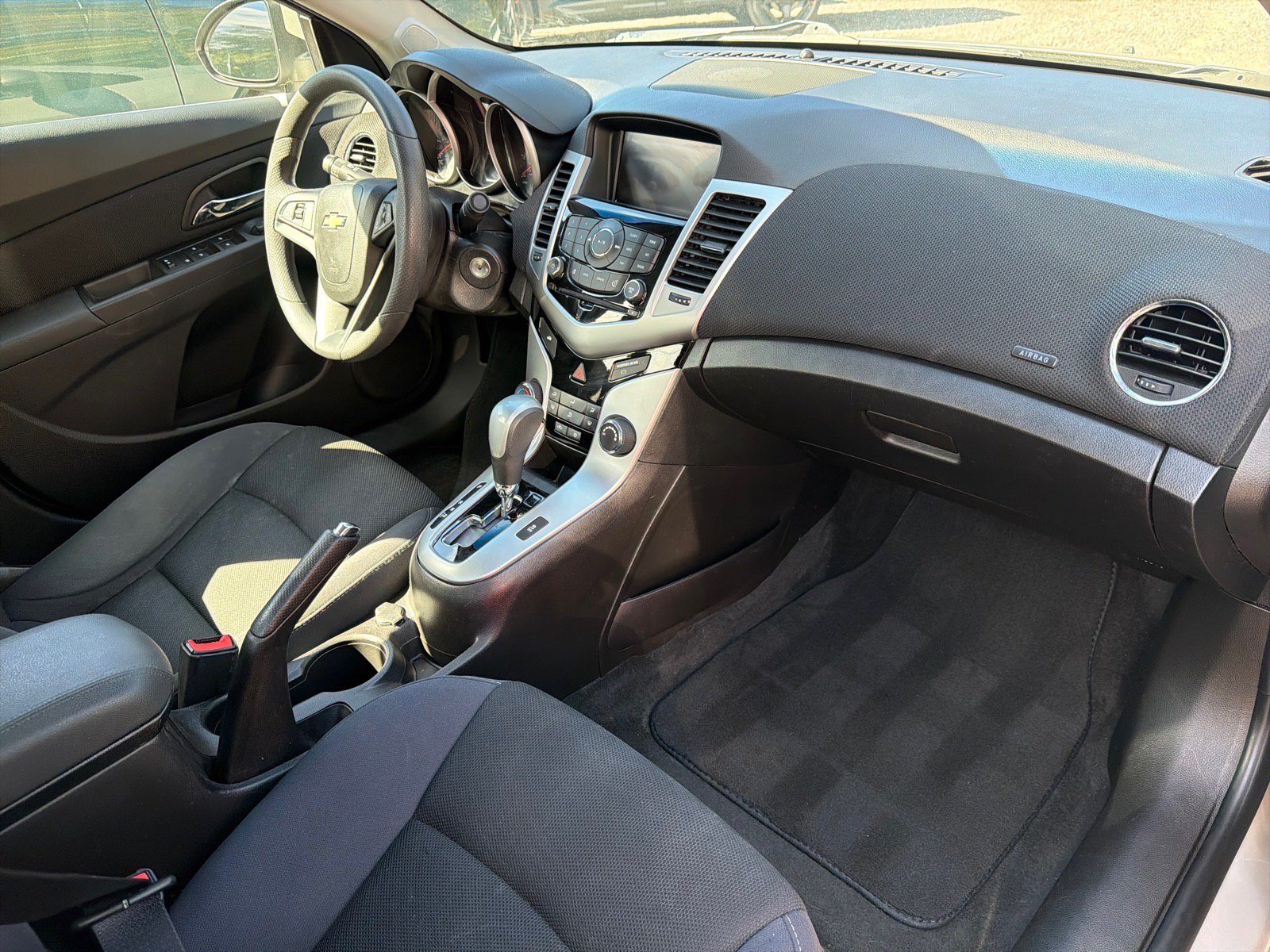 Used 2016 Chevrolet Cruze LT FWD image 5