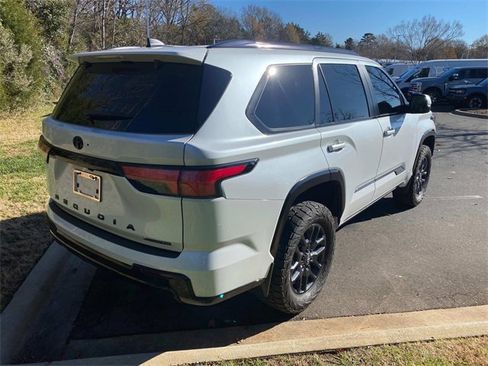 Used 2025 Toyota Sequoia Platinum image 34