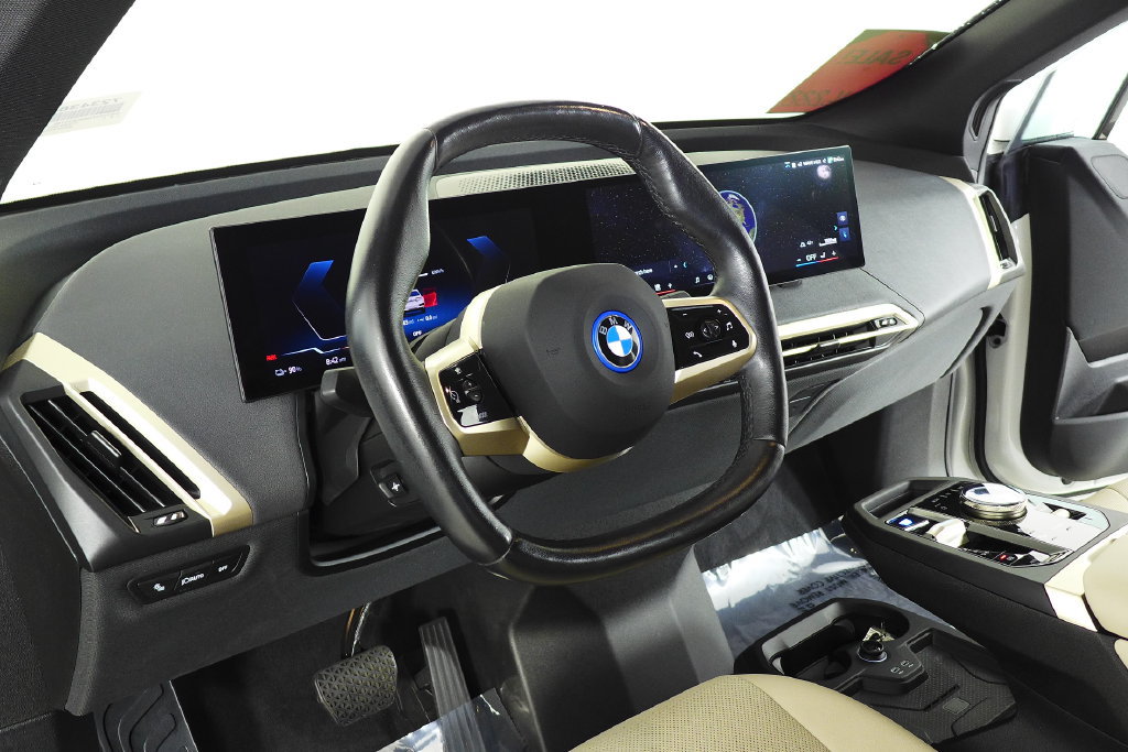 Certified 2024 BMW iX xDrive50 w/ Premium Package AWD/4WD image 30