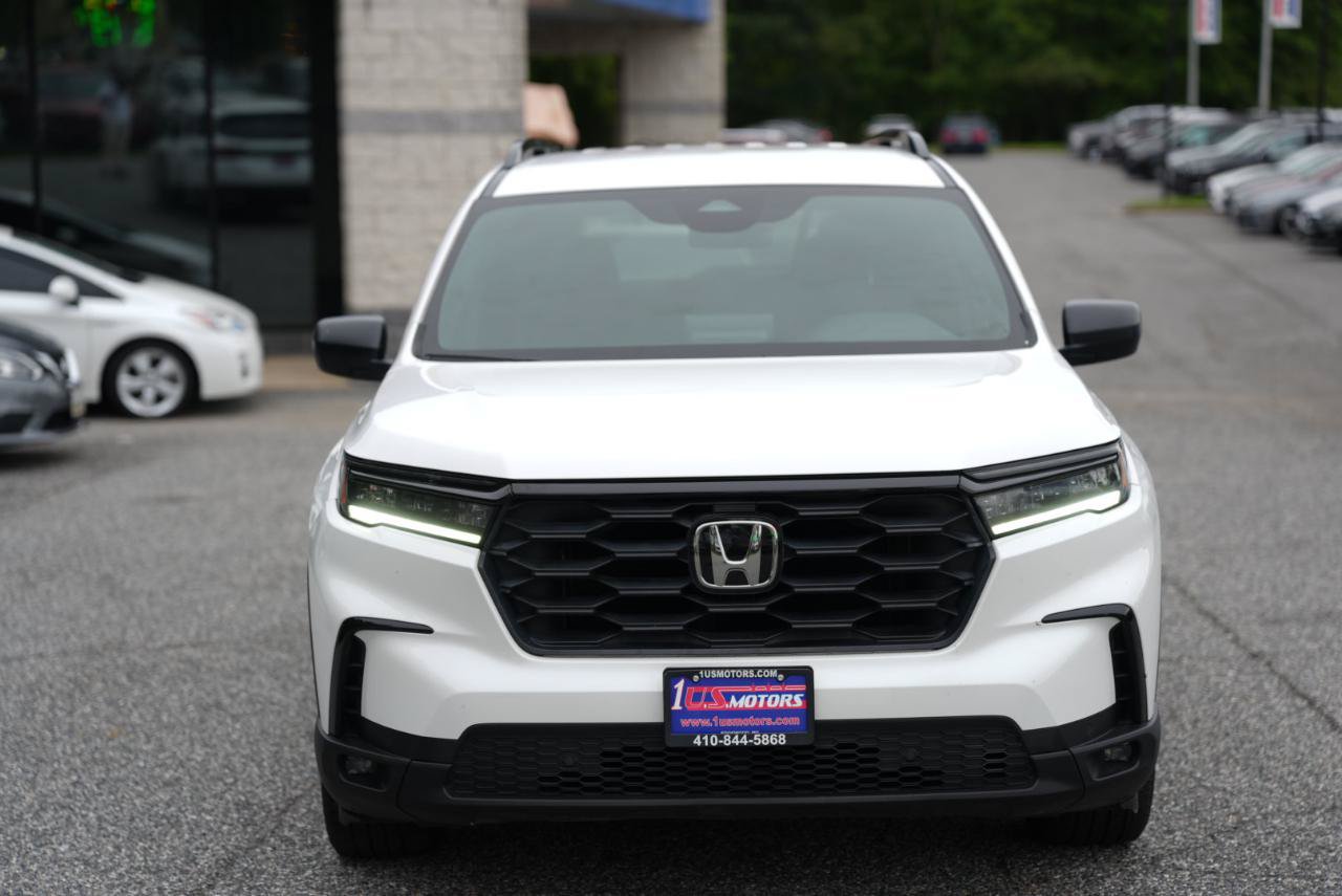 Used 2025 Honda Pilot Sport image 2