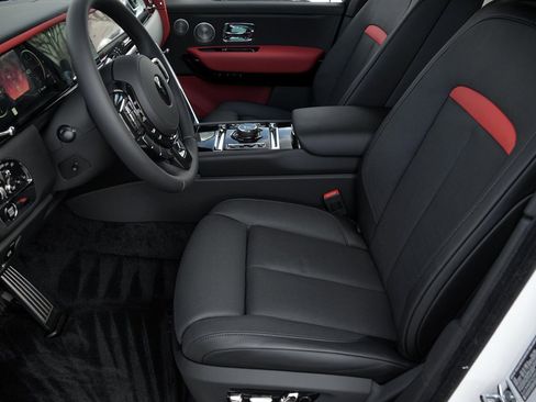 New 2026 Rolls-Royce Cullinan AWD/4WD image 19