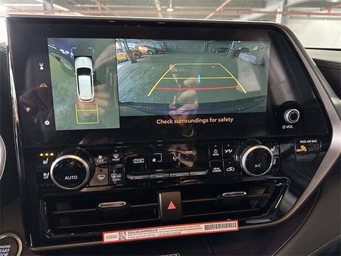 New 2026 Toyota Highlander Limited image 16