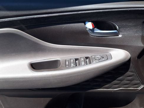 Used 2019 Hyundai Santa Fe SEL AWD/4WD image 9