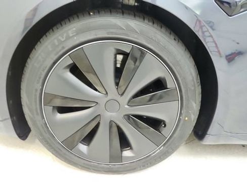 Used 2024 Tesla Model S image 63