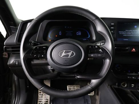 Used 2025 Hyundai Elantra Sport FWD image 34