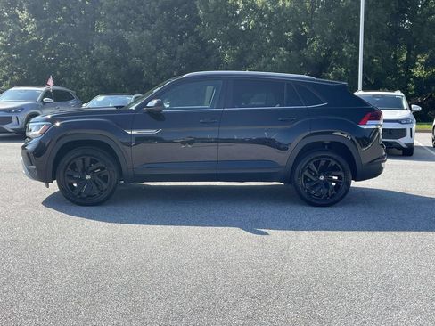 Certified 2022 Volkswagen Atlas Cross Sport SE FWD image 4