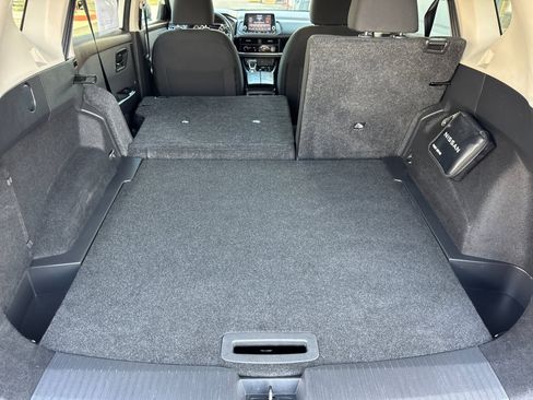 Used 2023 Nissan Rogue S image 14