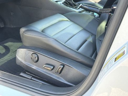 Used 2018 Volkswagen Golf SEL FWD image 18