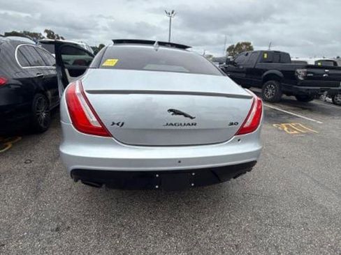 Used 2019 Jaguar XJ R-Sport image 9