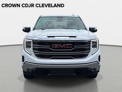Used 2025 GMC Sierra 1500 SLT AWD/4WD image 10