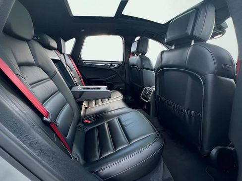 Used 2017 Porsche Macan Turbo image 26